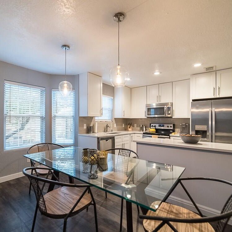 716 new diningroom and kitchen